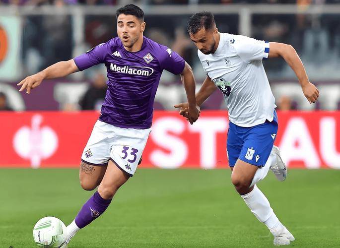 米兰体育网站-包含塔斯马尼亚联核心球员体能恢复，备战河床的词条