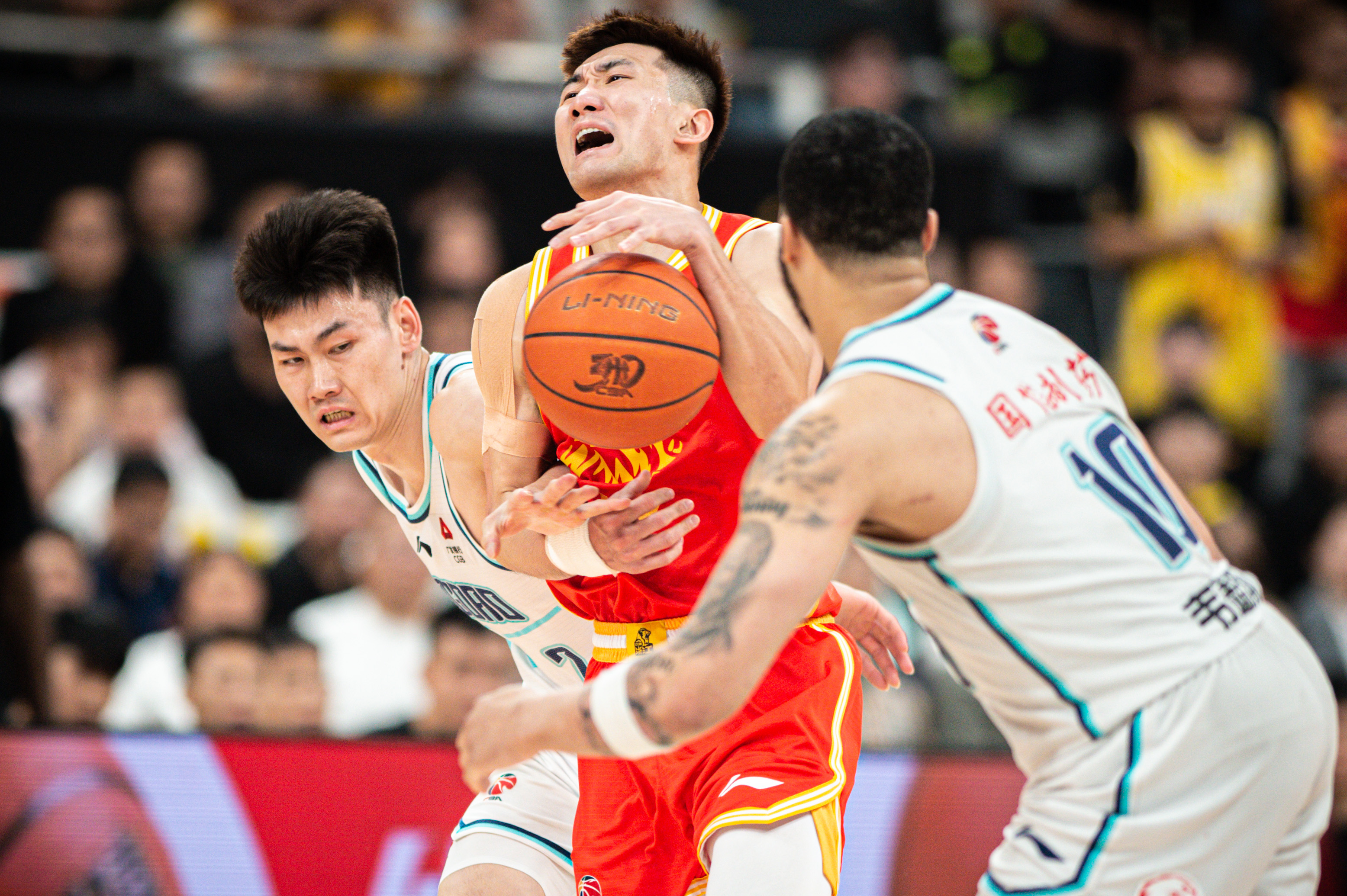 米兰体育在线登录-浙江队在CBA季后赛中打出绝杀，被誉为弹幕炸裂