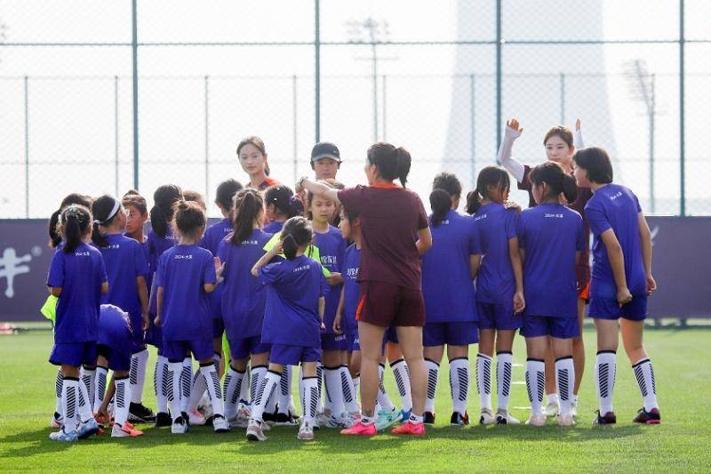 米兰体育官方入口-勇往直前！女足国家队备战半决赛的简单介绍