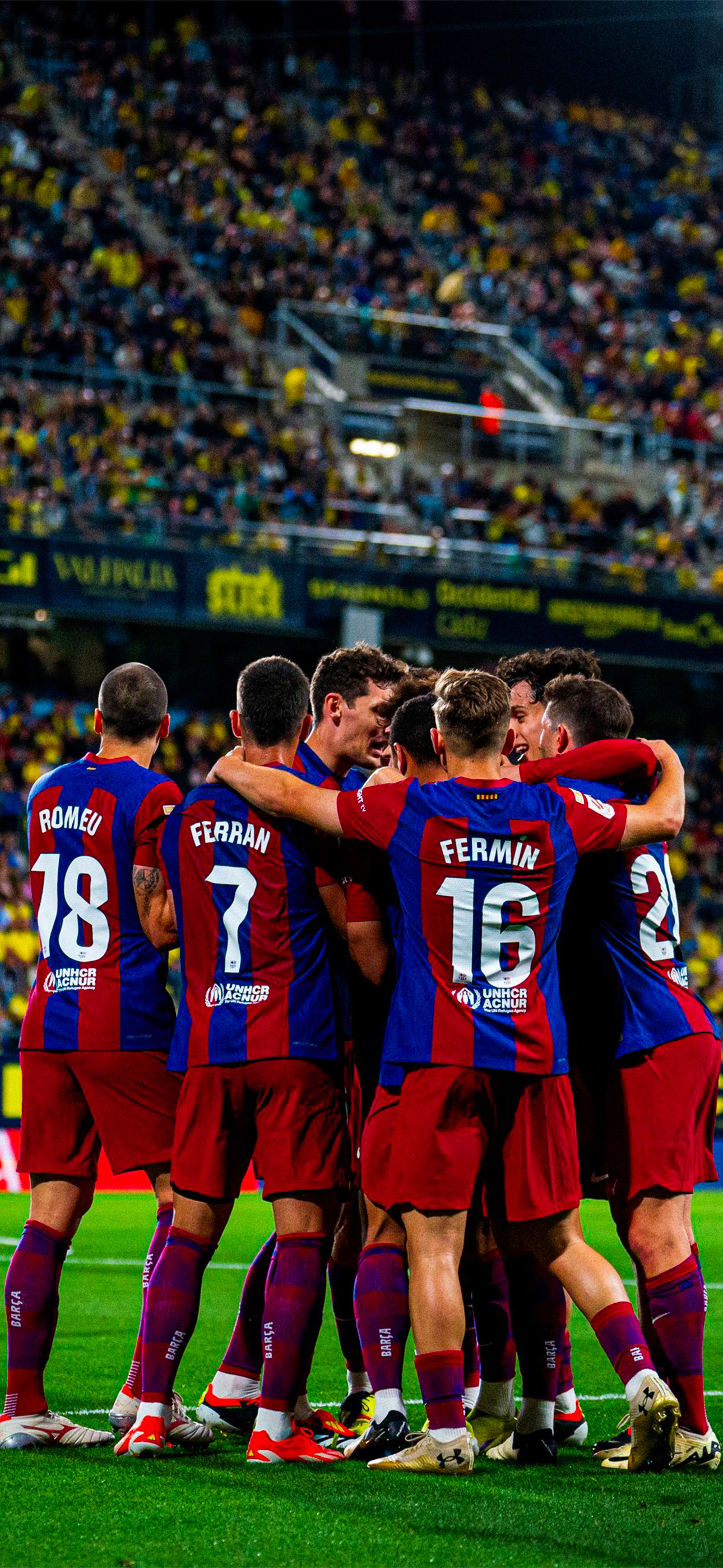 米兰体育活动-队员们在比赛中相互配合，呈现出出色默契