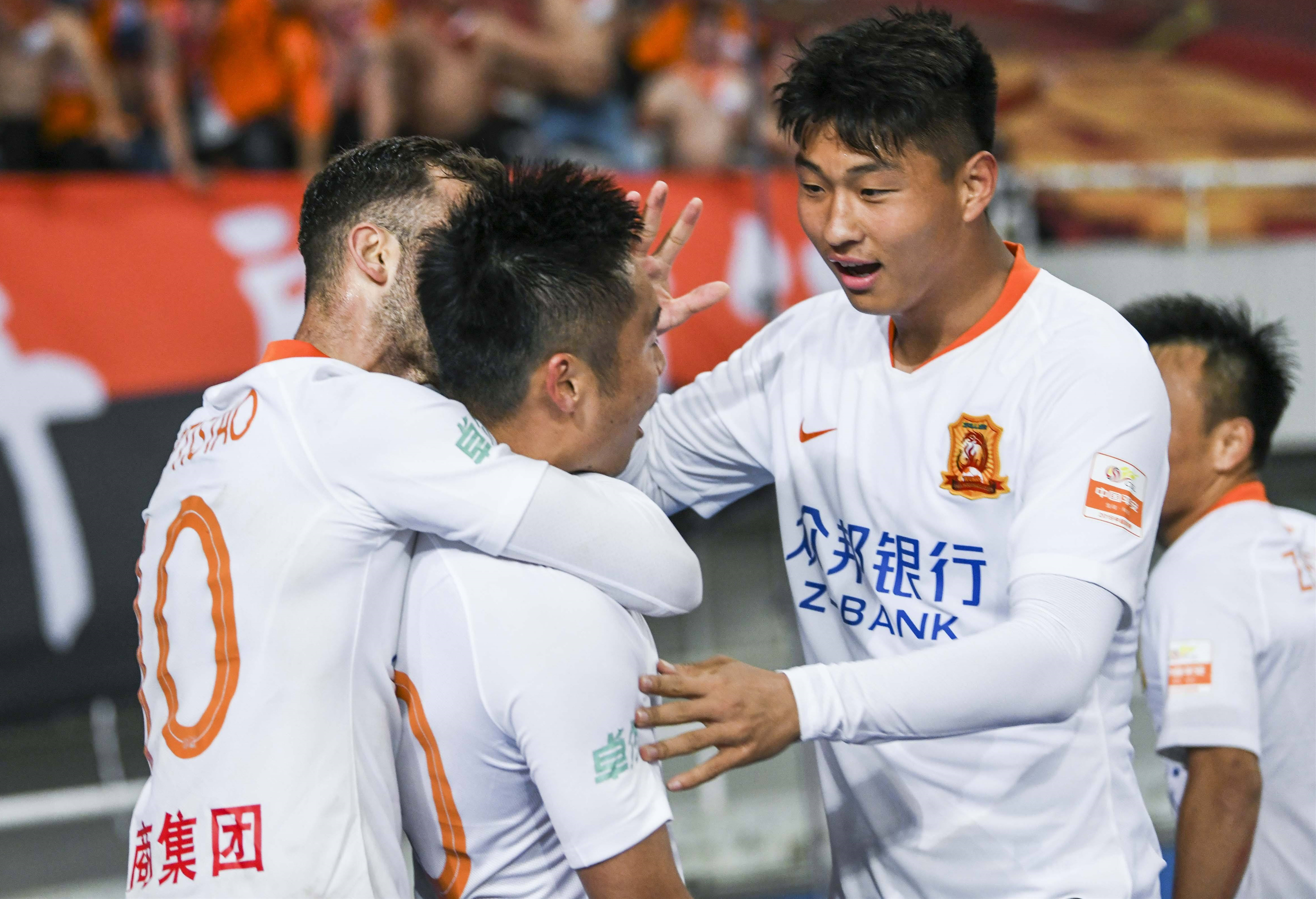 米兰体育平台-上港客场连胜，积分追赶领跑者位置的简单介绍