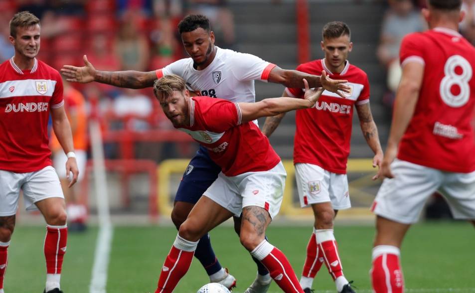 米兰体育电竞-利兹联客场遭遇破门，遭遇失利