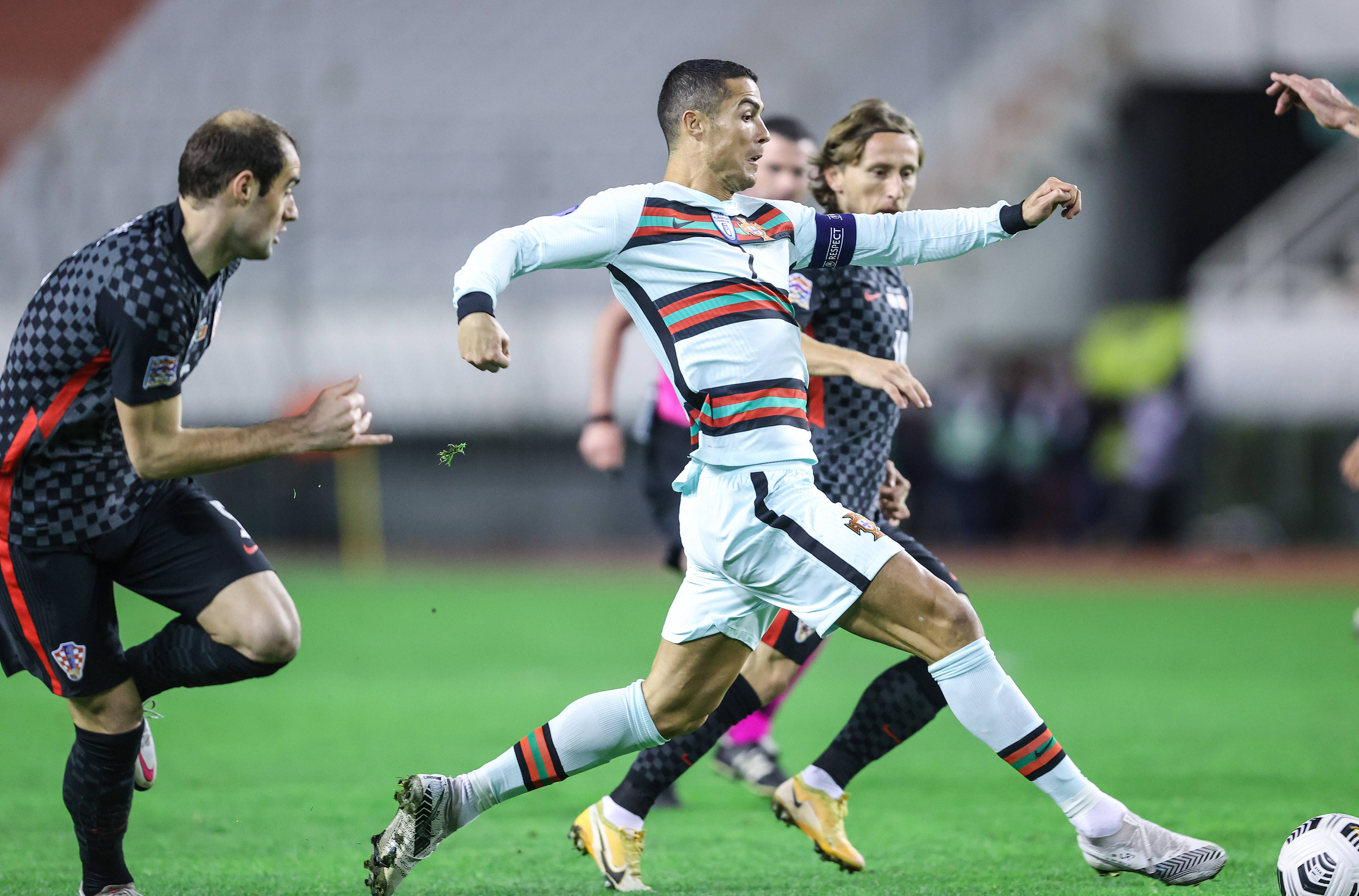 葡萄牙队阵容完整,备战与克罗地亚的较量 葡萄牙队阵容完整,备战与克罗地亚的较量