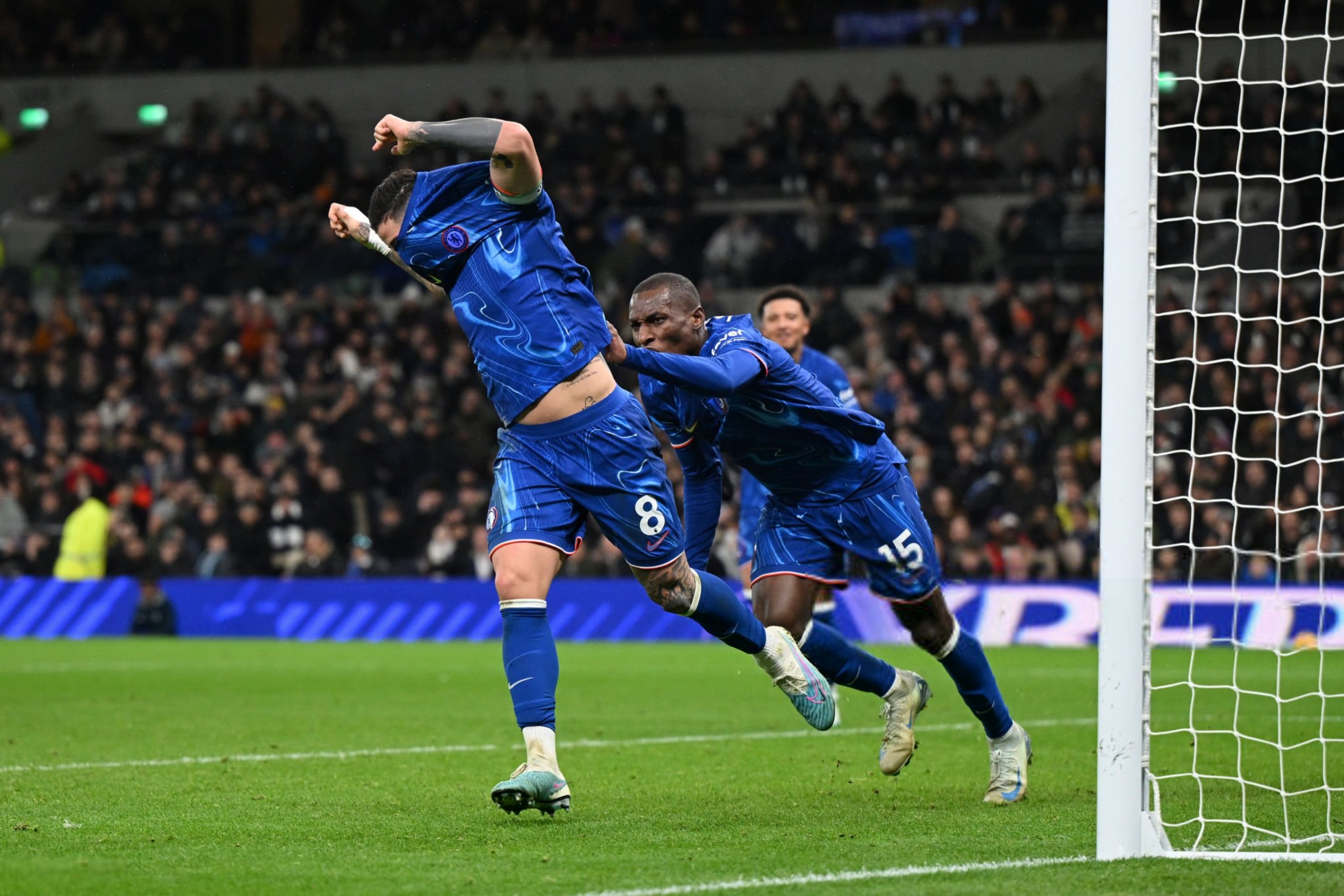 切尔西客场战胜热刺,保住争四希望 切尔西客场战胜热刺,保住争四希望