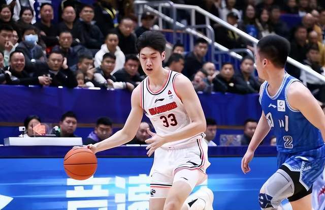 米兰体育直播-广东宏远遭遇逆转失利，备战状态不佳