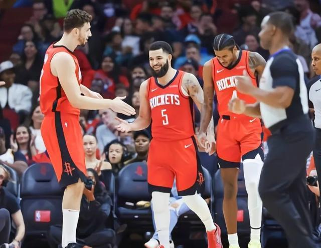 米兰体育投注-开拓者队双核联手，成功逆袭进入八强