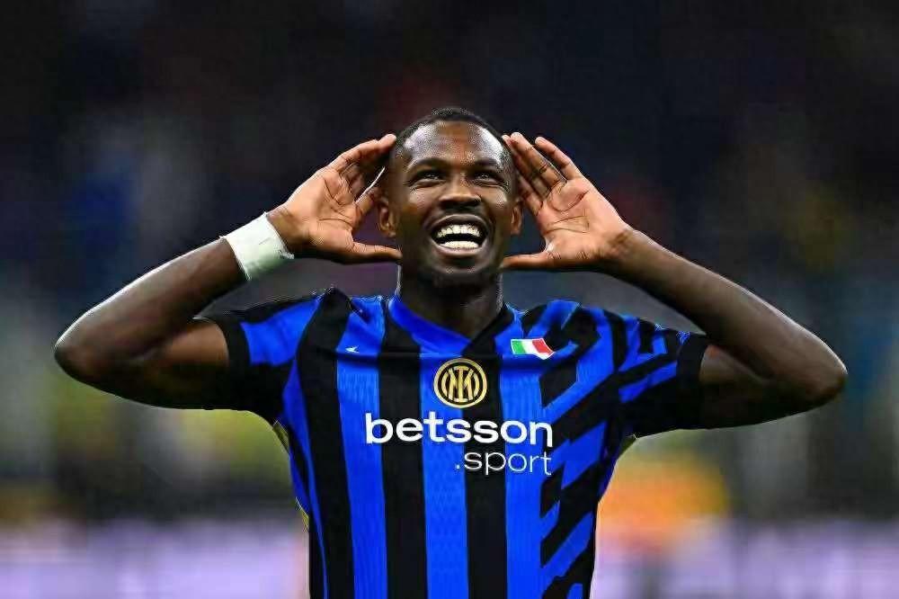 米兰体育官方-关于那不勒斯主场告捷，追赶前四名次的信息