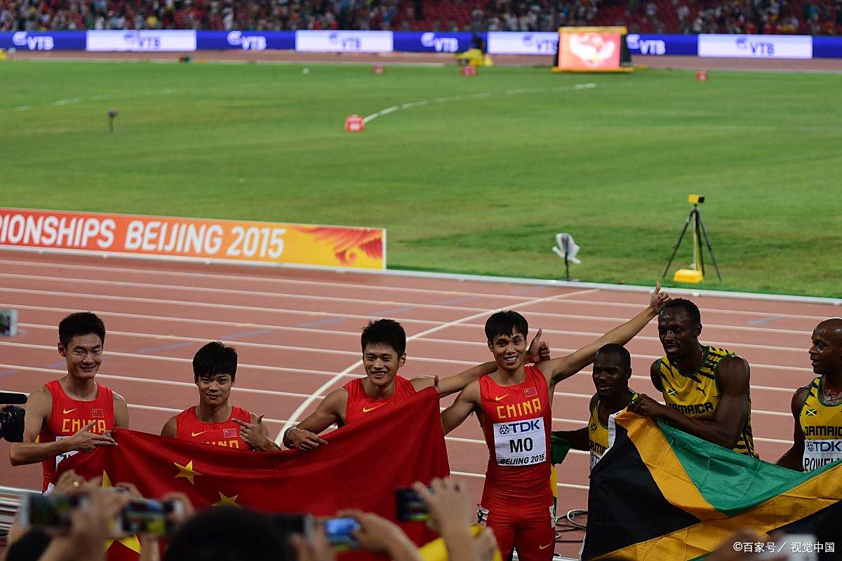 米兰体育网页版登录入口-比赛激烈进行，球队奋力拼搏争夺最终胜利