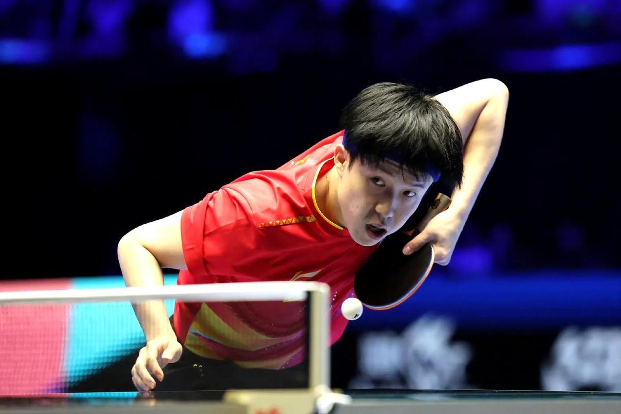 强队在比赛中力挫对手，取得胜利的胜利