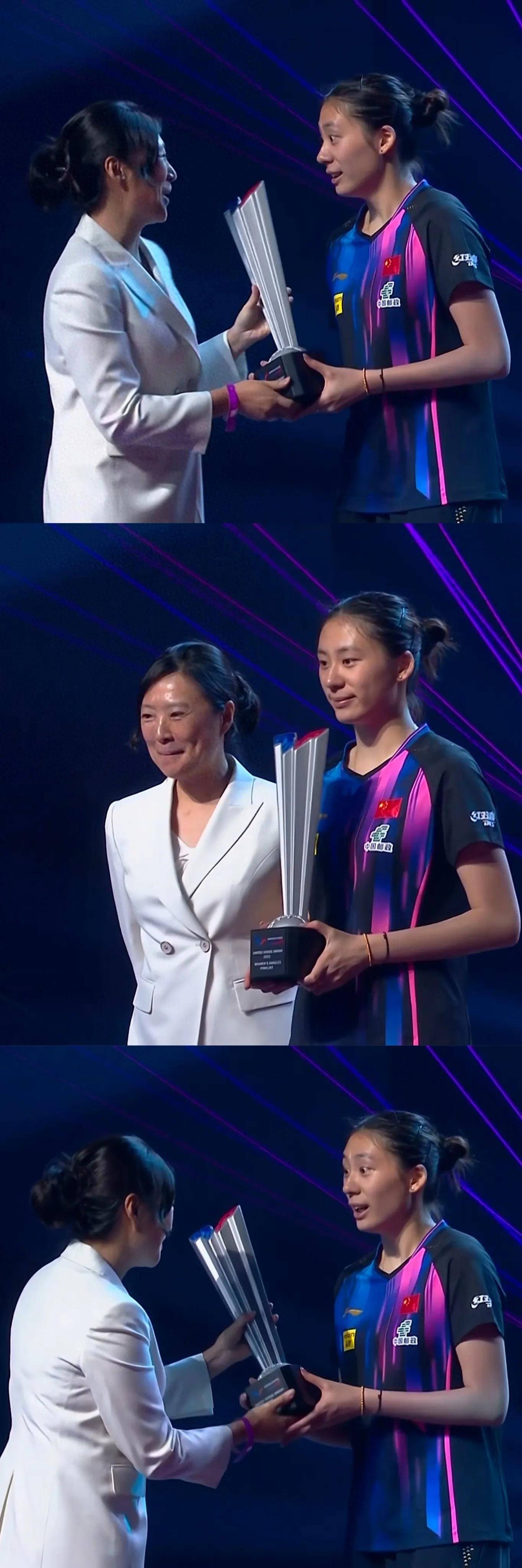 力挺选手携手击败对手,赢得掌声 力挺选手携手击败对手,赢得掌声