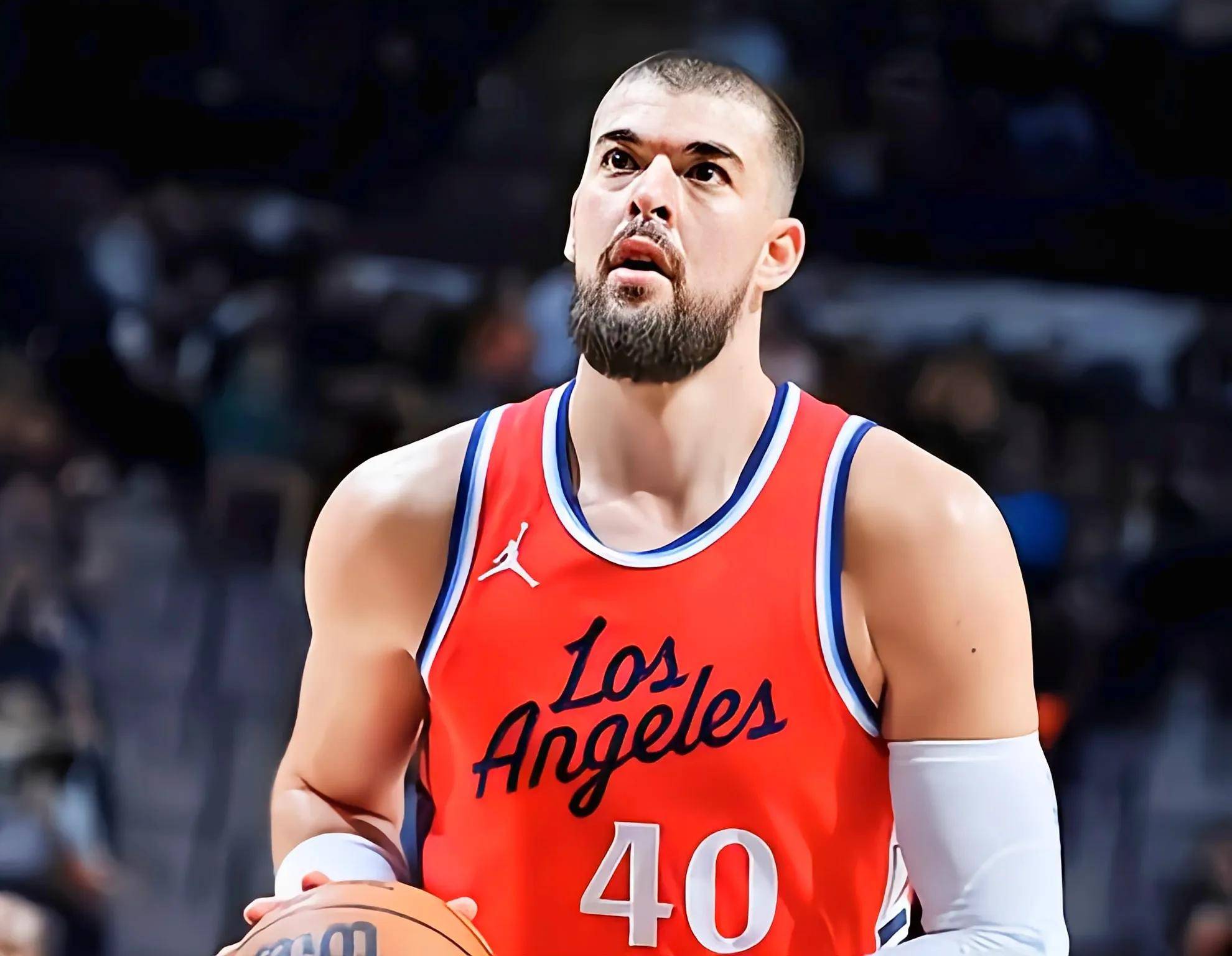 快船不敌马刺,遭遇两连败 快船不敌马刺,遭遇两连败