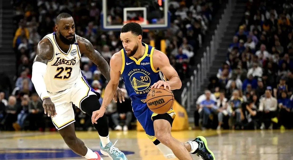 湖人险胜快船,取得五连胜 湖人险胜快船,取得五连胜