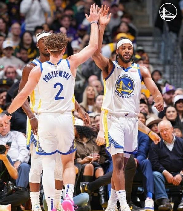 米兰体育娱乐-勇士击败湖人夺取胜利